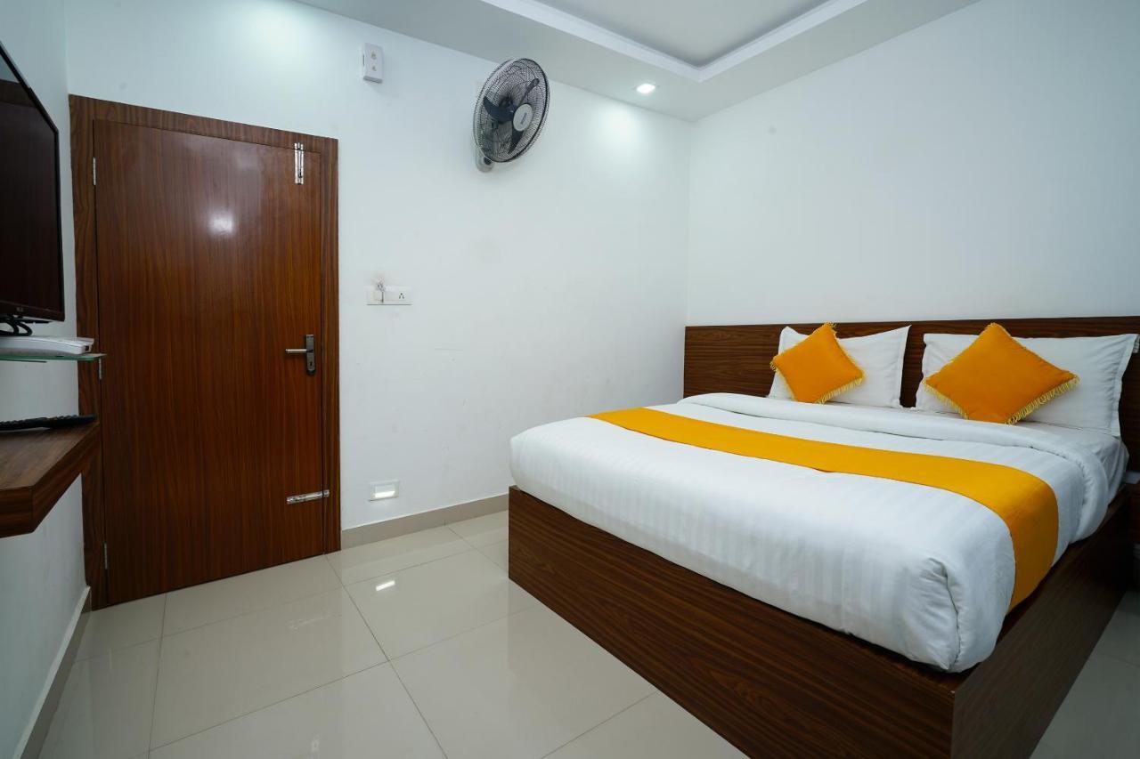 Oyo 6526 Ap Residency City Sultan Bathery Dış mekan fotoğraf